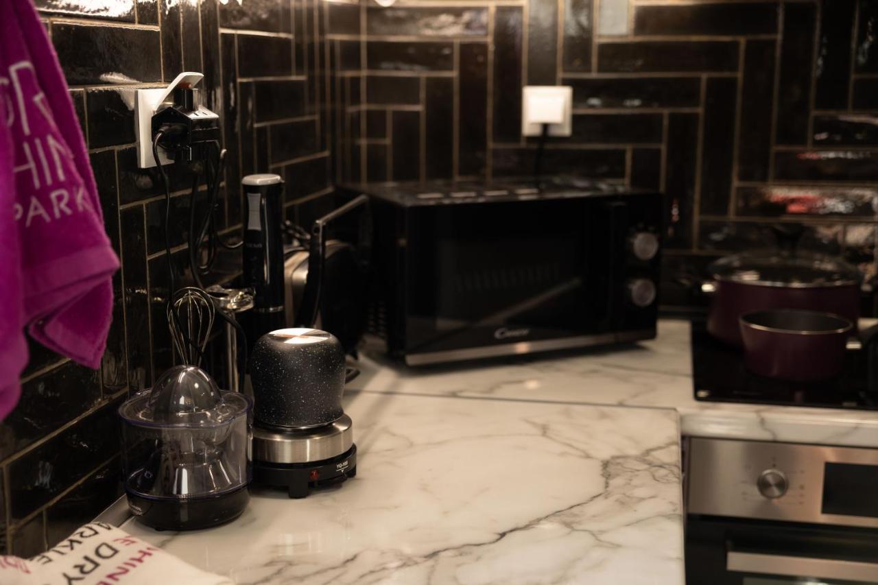 "Elegance" Central Luxury Apartment Piræus Eksteriør billede
