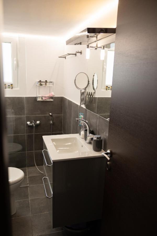 "Elegance" Central Luxury Apartment Piræus Eksteriør billede